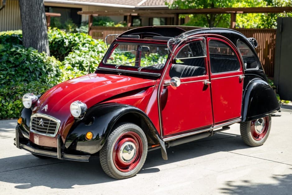 1966 Citroen 2CV sold for $12,100