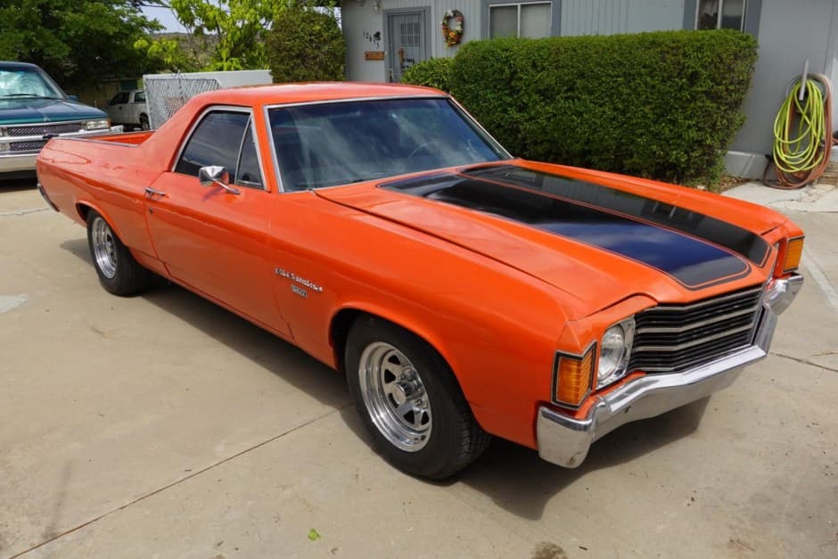 1972 Chevrolet El Camino sold for $12,250