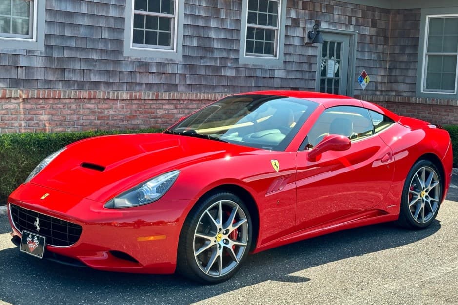 2013 Ferrari California sold for $132,000