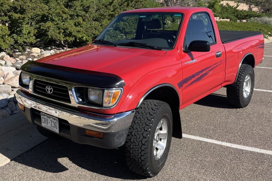 1995 Toyota Tacoma (N1X0 1995-2005) sold for $16,250