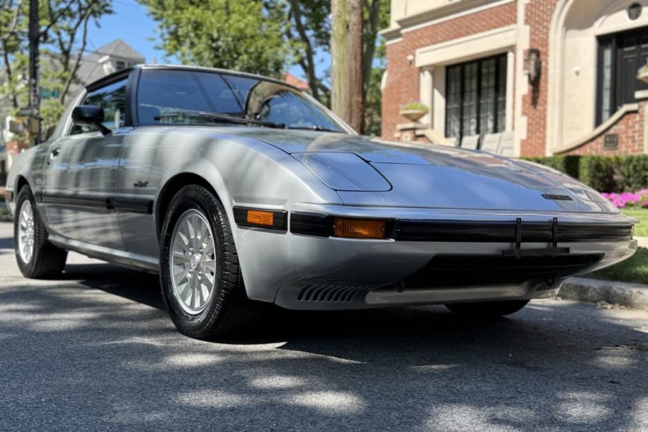 1985 Mazda RX-7 FB sold for $30,500