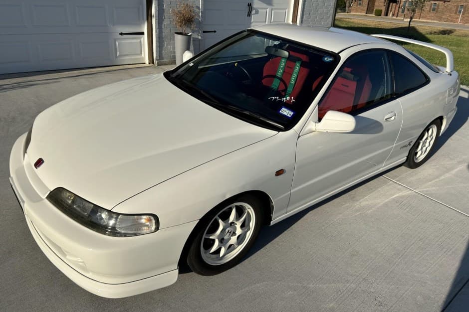1997 Acura Integra Type R sold for $21,750