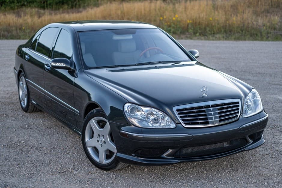 2003 Mercedes-Benz W220 S-Class sold for $11,000