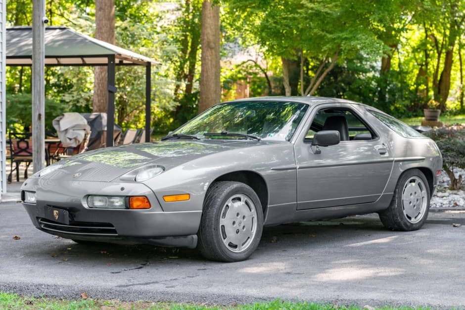 1989 Porsche 928 sold for $26,000