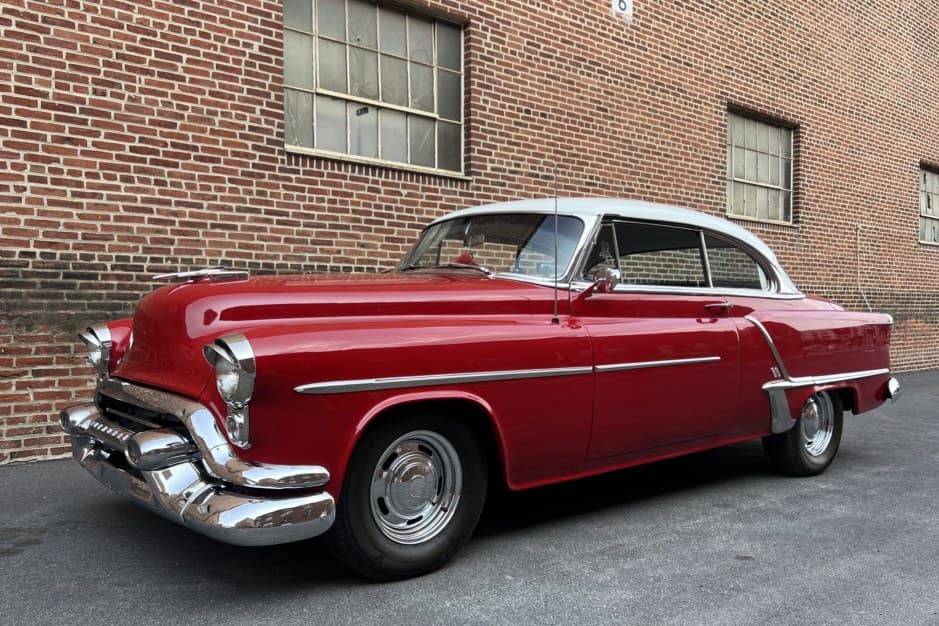 1953 Oldsmobile 88 sold for $15,988