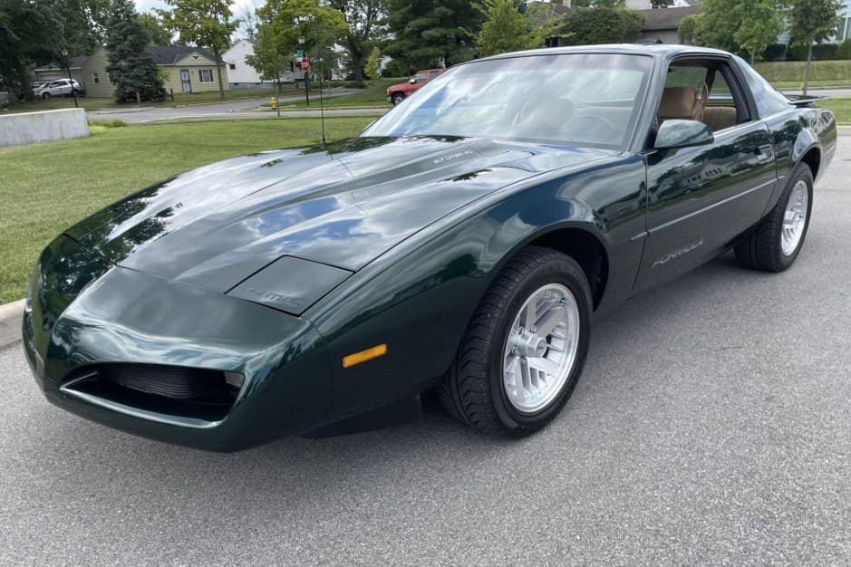 1991 Pontiac Firebird (1982-1992) sold for $13,500