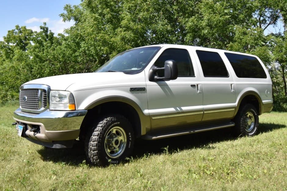 2002 Ford Excursion sold for $25,750