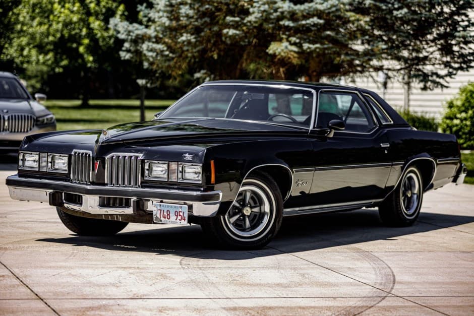 1977 Pontiac Grand Prix sold for $14,250
