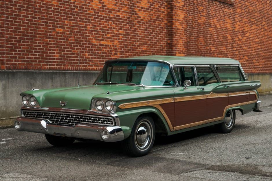 1959 Ford Country Squire sold for $25,500