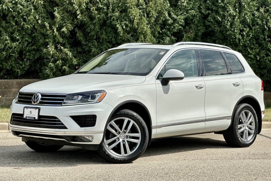 2016 Volkswagen Touareg sold for $36,750