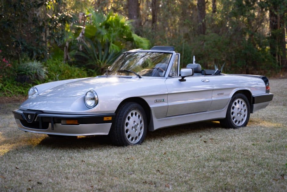 1990 Alfa Romeo 105/115 Spider Series 3 sold for $20,000