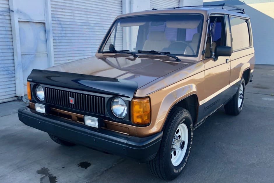 1986 Isuzu Trooper sold for $9,900