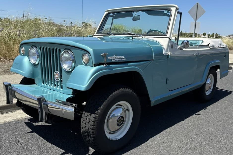 1967 Jeep Jeepster Commando sold for $32,500