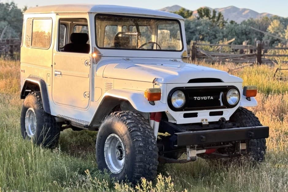 1970 Toyota Land Cruiser FJ40 sold for $18,000