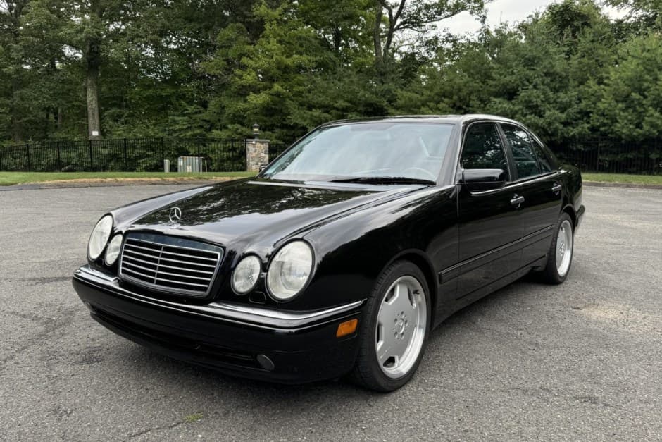 1999 Mercedes-Benz W210 E-Class sold for $15,350