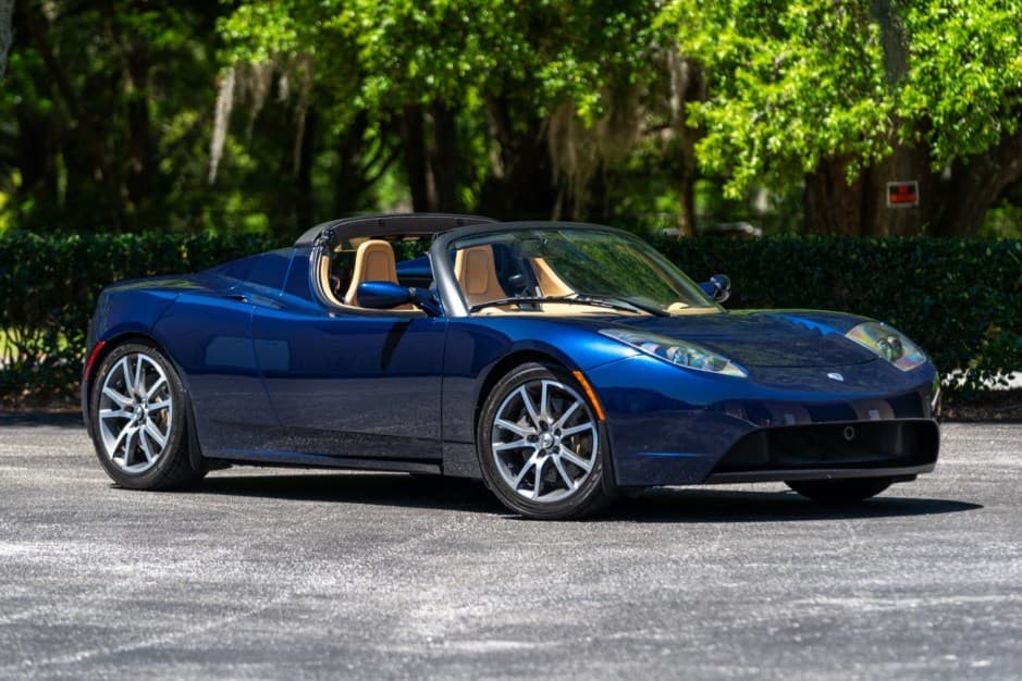 2010 Tesla Roadster sold for $77,000