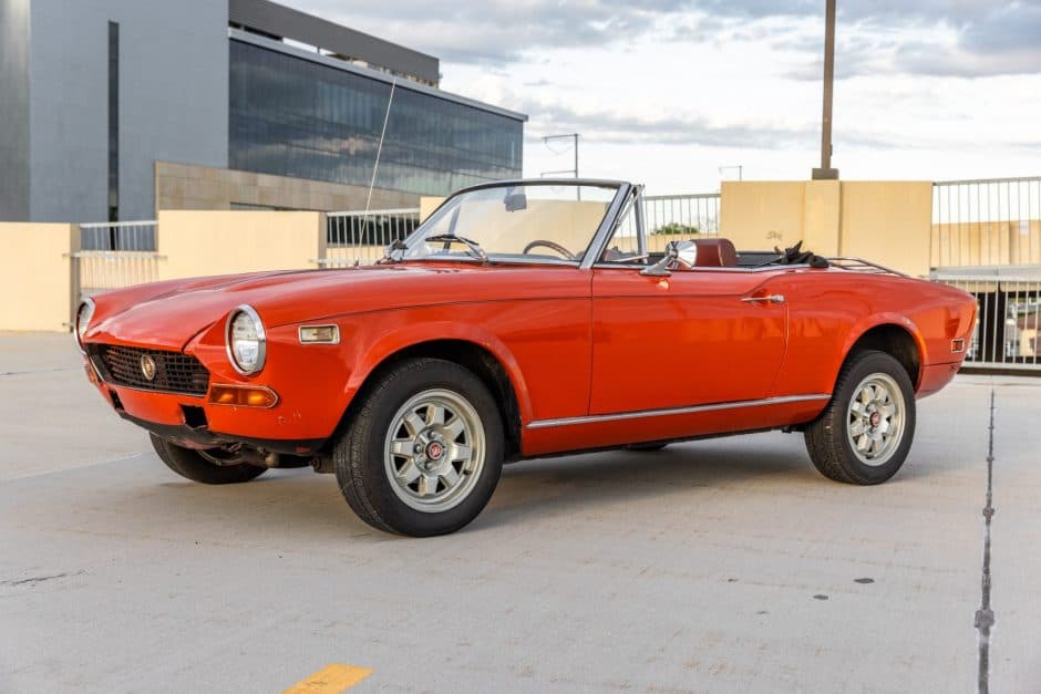 1973 Fiat 124 Spider (1966-1985) sold for $5,300