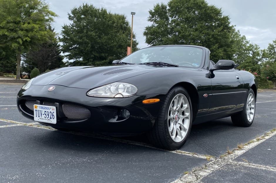 2000 Jaguar XKR sold for $13,350