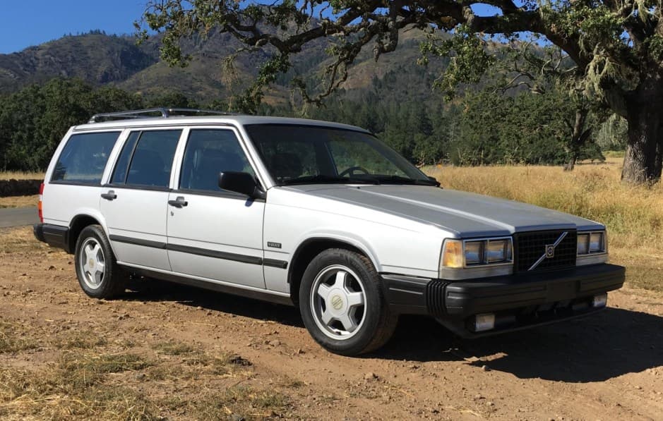 1987 Volvo 700-Series sold for $6,766