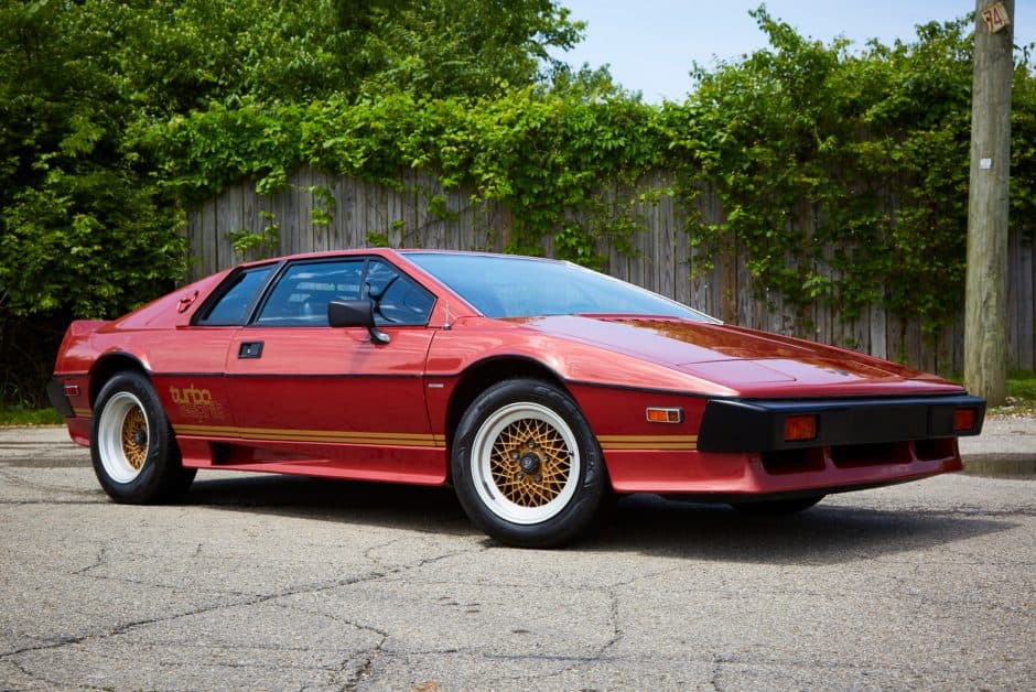 1983 Lotus Esprit sold for $31,000