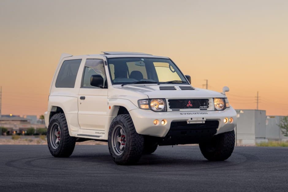 1997 Mitsubishi Pajero & Montero sold for $59,750