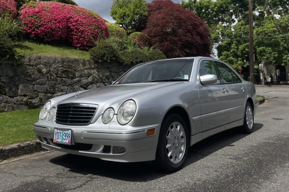 2001 Mercedes-Benz W210 E-Class sold for $5,200