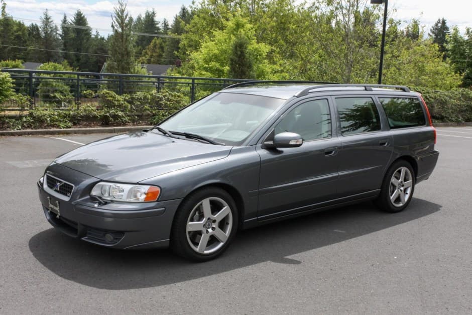 2007 Volvo V70R sold for $8,611
