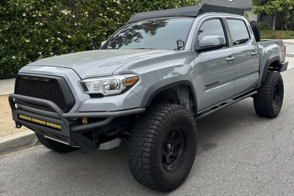 2019 Toyota Tacoma (N300 2016-2023) sold for $37,000