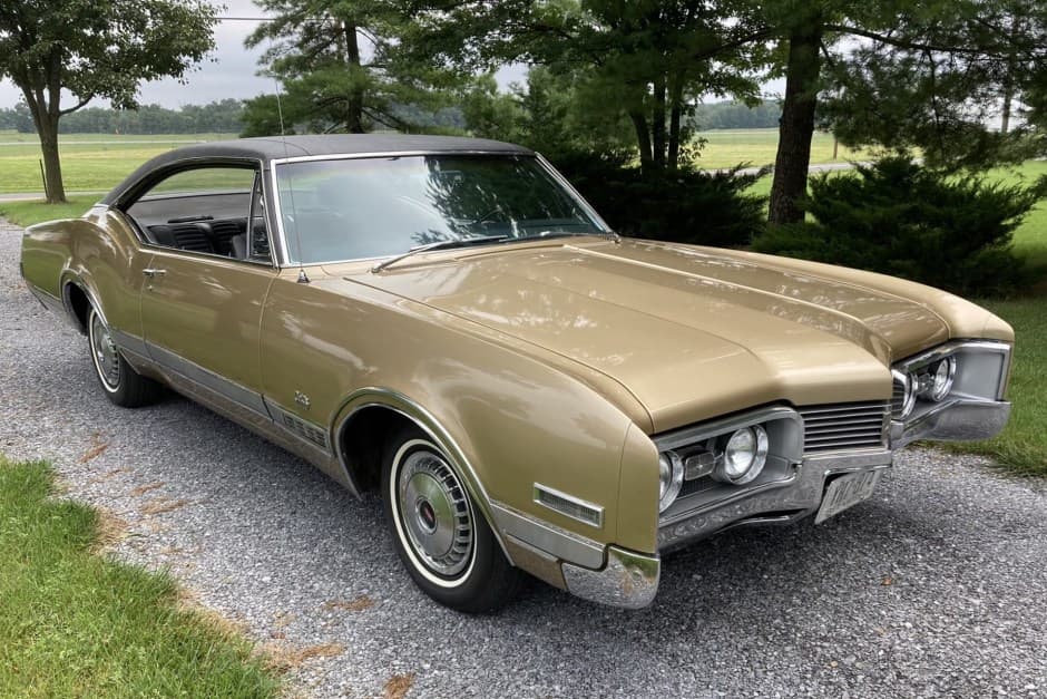 1967 Oldsmobile 88 sold for $11,600