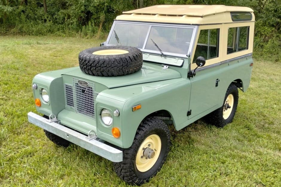 1970 Land Rover Series 88 sold for $38,000