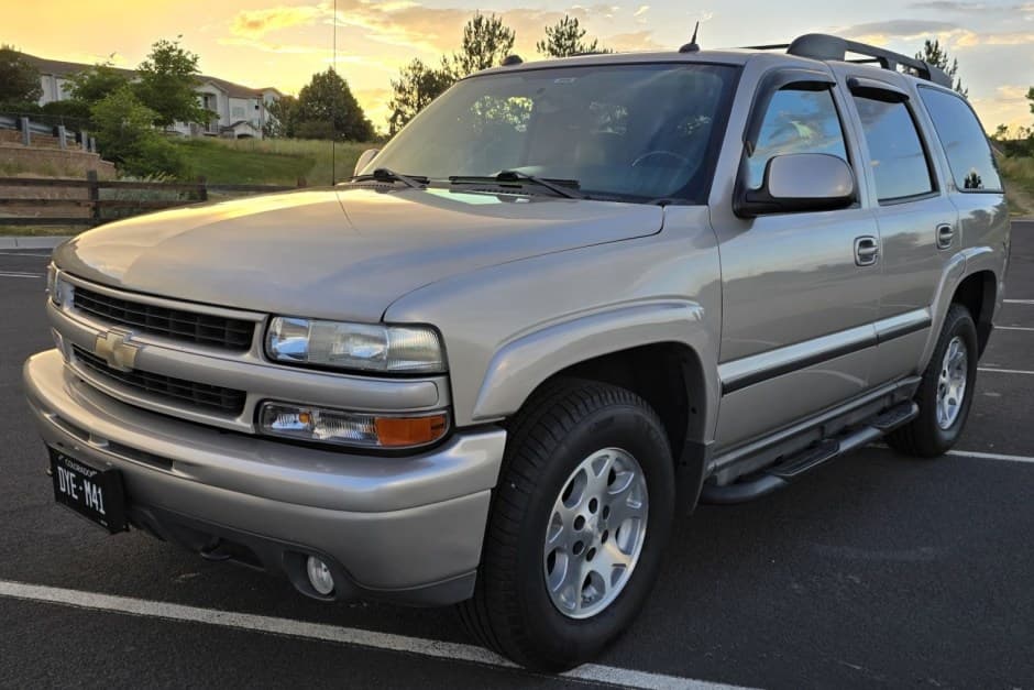 2004 Chevrolet Tahoe GMT800 sold for $23,250