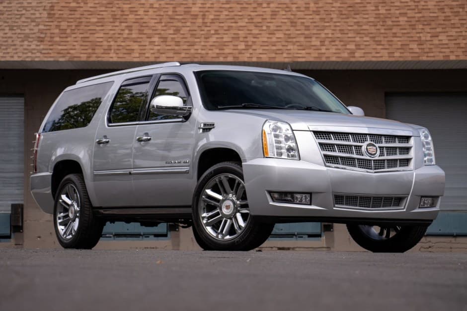 2013 Cadillac Escalade & EXT GMT900 (2007-2014) sold for $39,750