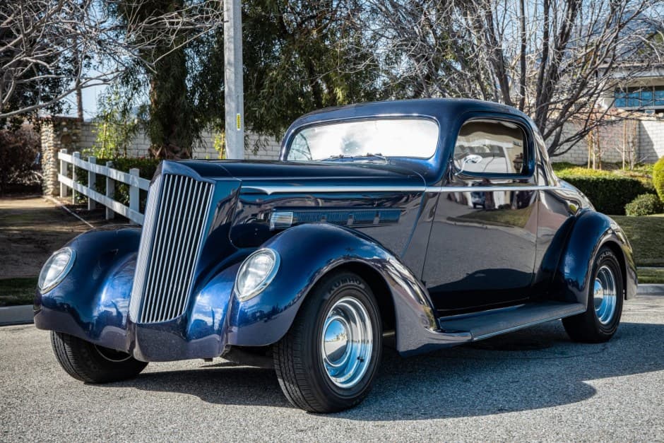 1936 Packard Eight sold for $28,666