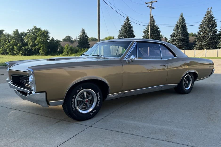 1967 Pontiac GTO sold for $33,000
