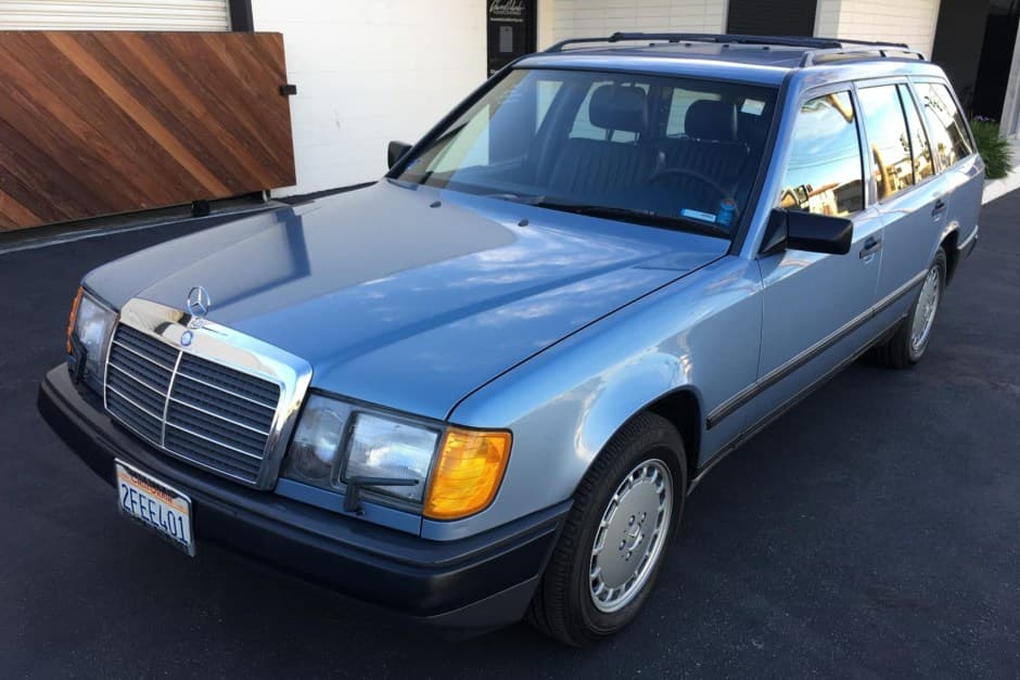 1987 Mercedes-Benz W124 E-Class sold for $16,500
