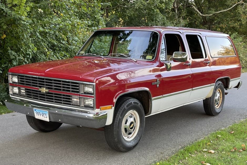 1983 Chevrolet Suburban (1973-1991) sold for $17,777