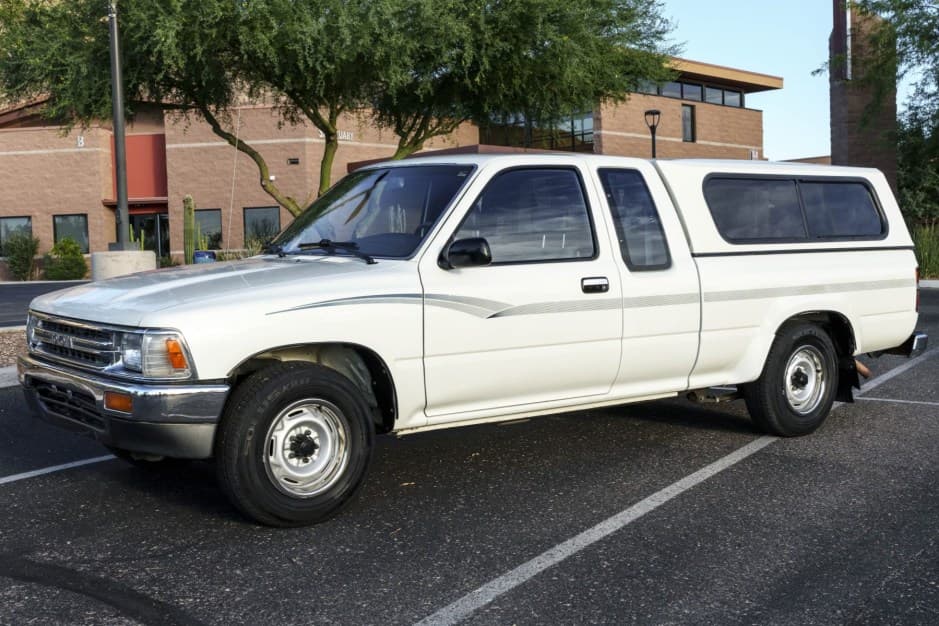 1991 Toyota Pickup (N80/90/100/110 1989-1997) sold for $7,300