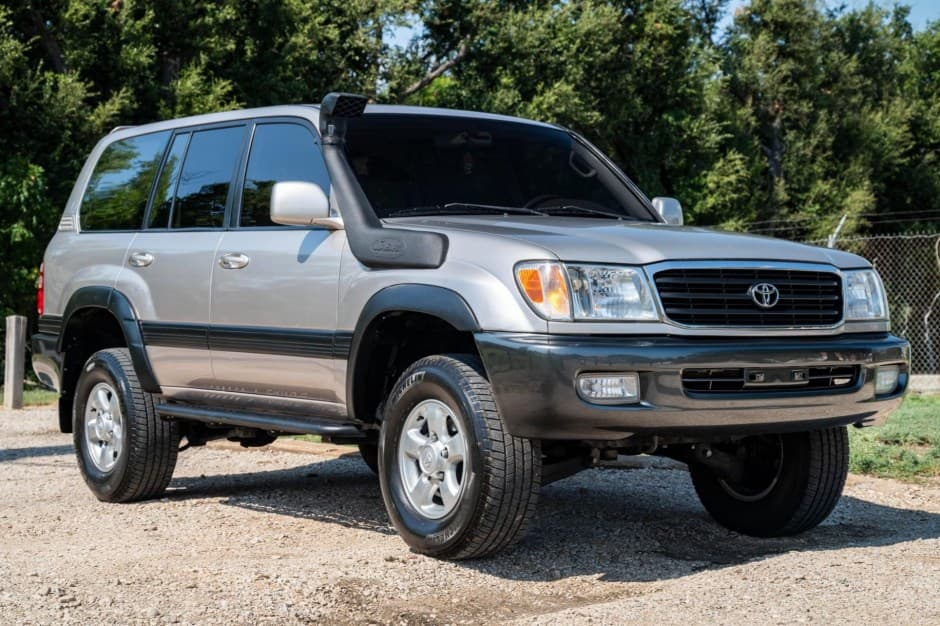 1999 Toyota Land Cruiser 100-Series sold for $17,000