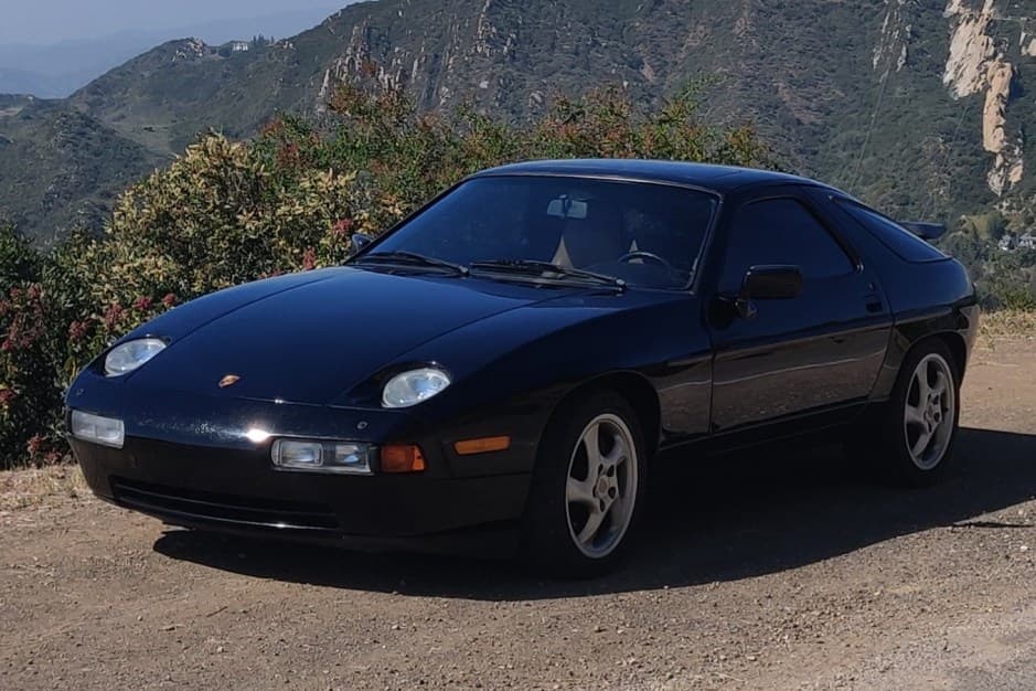 1988 Porsche 928 sold for $20,250