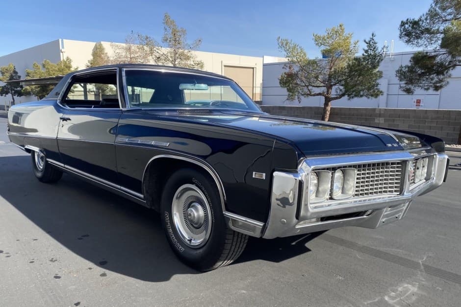 1969 Buick Electra sold for $9,400
