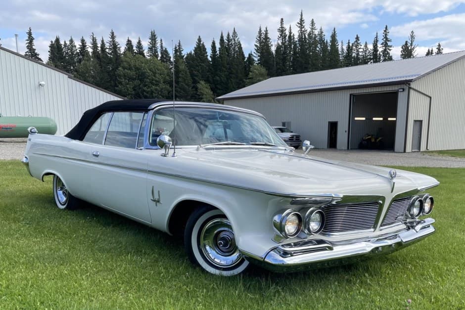 1962 Chrysler Imperial sold for $27,853