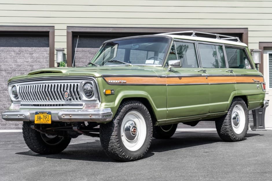 1970 Jeep SJ Wagoneer sold for $31,000