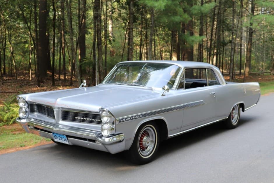 1963 Pontiac Bonneville sold for $18,000
