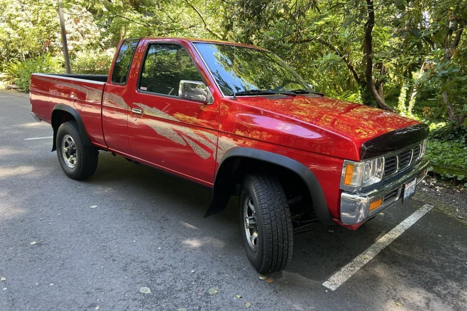 1995 Nissan Pickup sold for $15,500