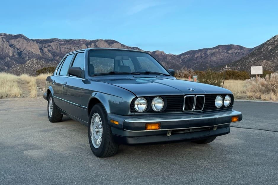 1987 BMW E30 3-Series Sedan sold for $7,000