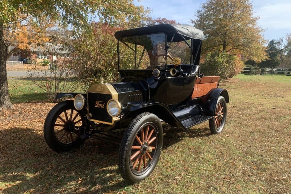 1915 Ford  sold for $16,250
