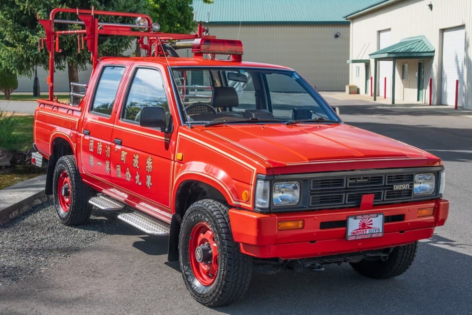 1988 Nissan Pickup sold for $9,500