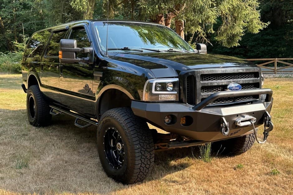 2001 Ford Excursion sold for $42,000