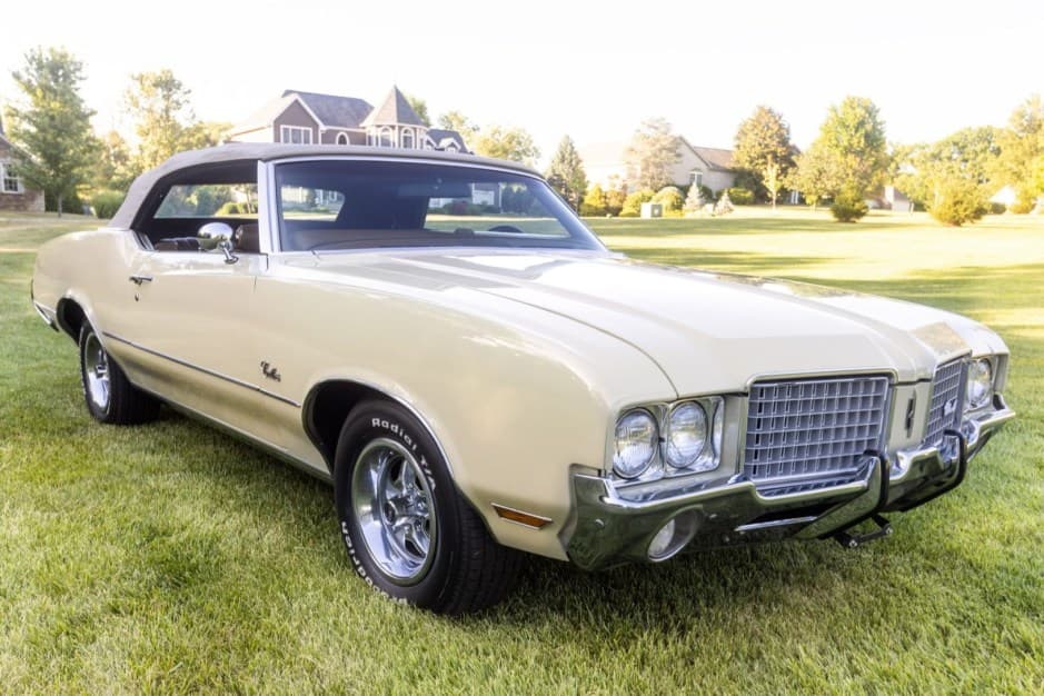 1972 Oldsmobile Cutlass sold for $26,000