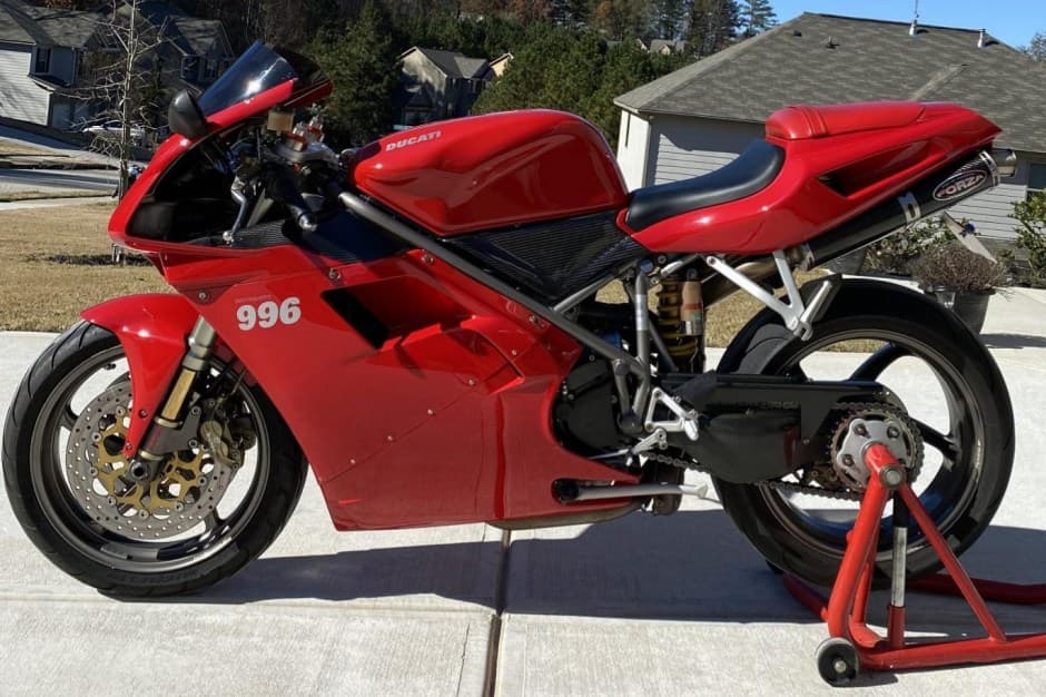 2000 Ducati 996 sold for $10,750